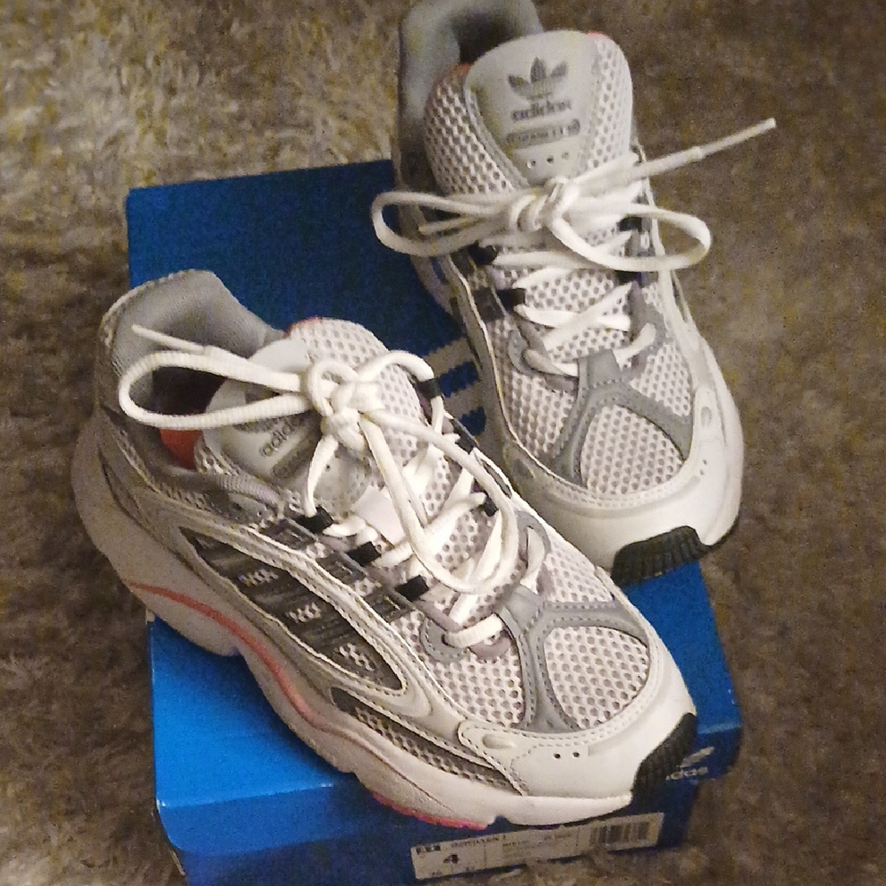 ADIDAS OZMILLAN